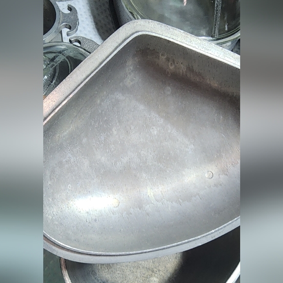 VINTAGE SILVER SEAL EUC CENTURY HAMMERED ALUMINUM TRIANGLE POT - Picture 4 of 6